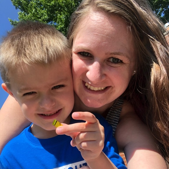 Meet your Posher, Michelle - Picture 1 of 8